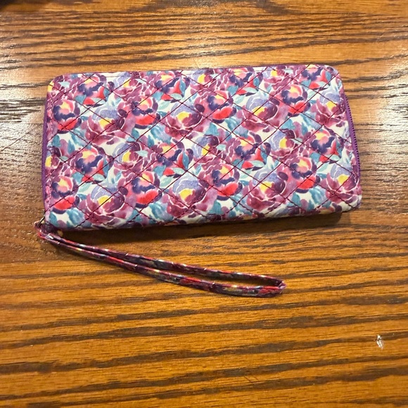 Quilted Floral Zip Around Wallet Purple Wristlet Clutch - Picture 2 of 5